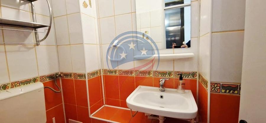 Apartament 3 camere decomandat, Et. 2/4, Lapu?Arge?, mobilat, centrala noua, AC - 8