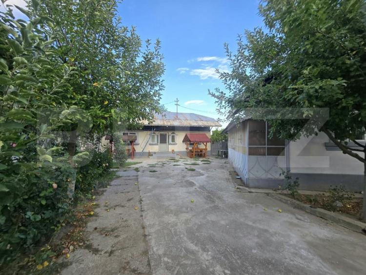 Casă cu 5 camere cu Teren 1459 Mp în Produlești