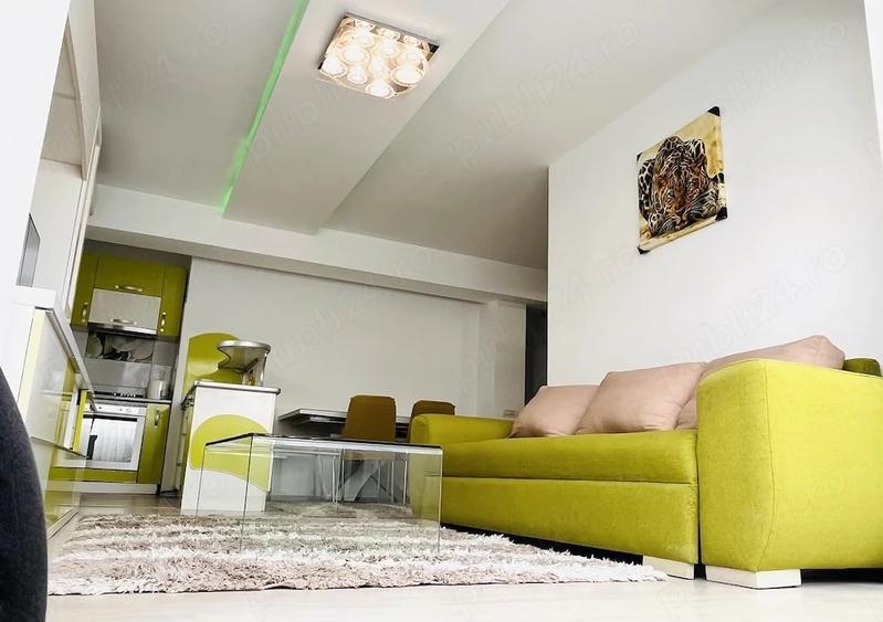 Apartament cu 3 camere decomandat, mobilat în City Park Mall