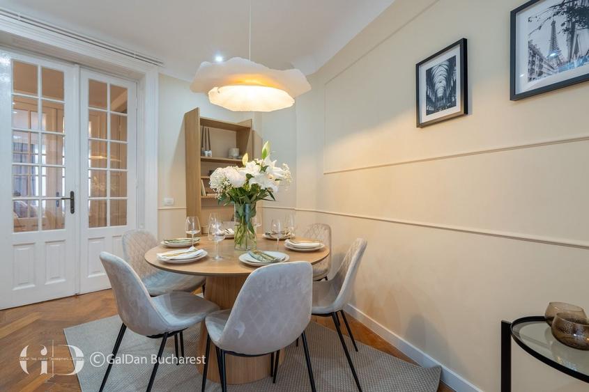 Apartament cu 4 camere, mobilat în Calea Victoriei