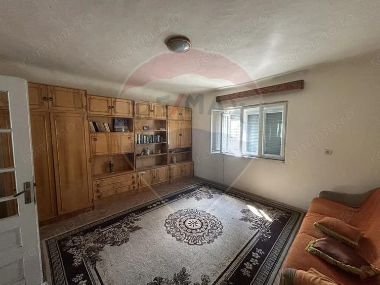 Casă cu Teren 590 Mp în Vișeu de Jos