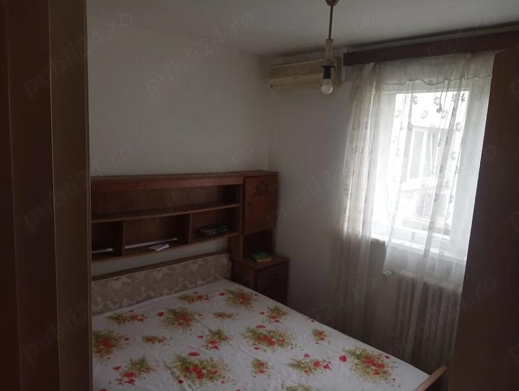 Apartament cu 3 camere semidecomandat în Drumul Taberei
