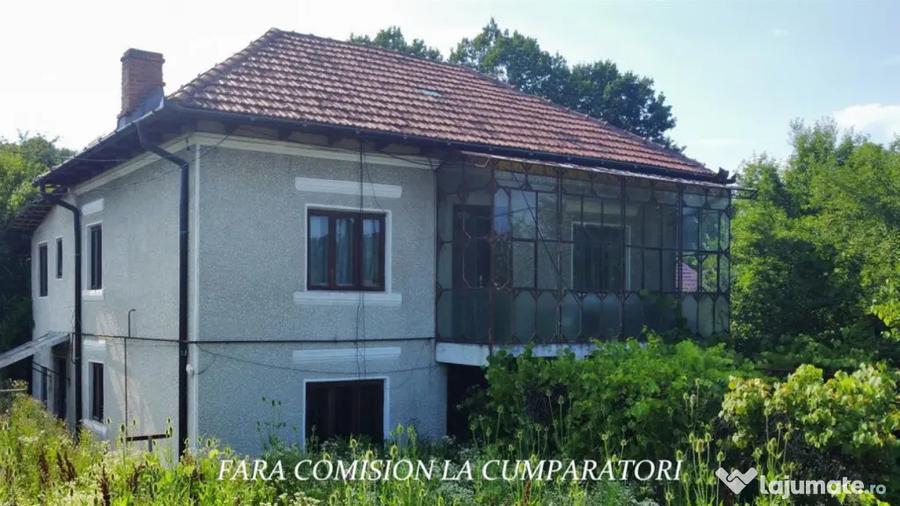 Casă cu 4 camere cu Teren 1730 Mp în Mihăești
