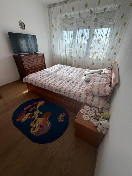 Apartament 3 camere, decomandat, - - 4
