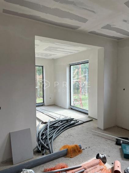 Duplex cu 4 camere cu Canalizare în Livezeni