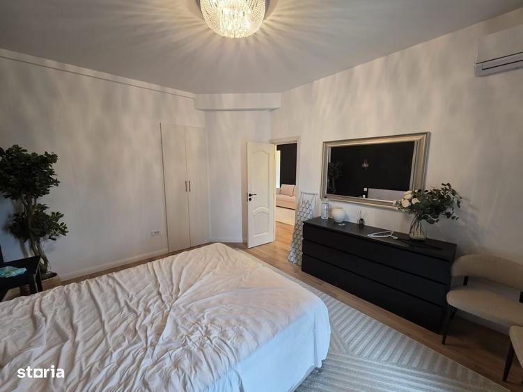 Apartament cu 3 camere semidecomandat în Universitate