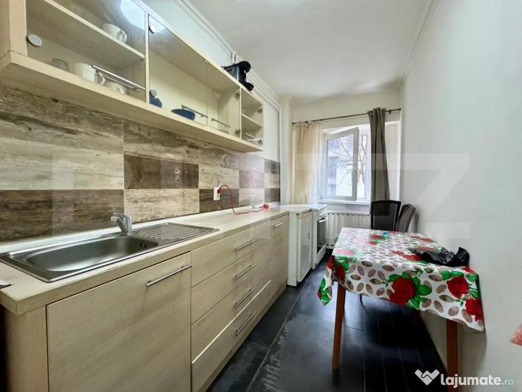 Garsonieră decomandată în Rogerius