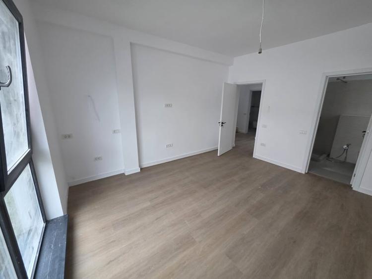 Casă individuală cu 5 camere cu Canalizare în Bragadiru
