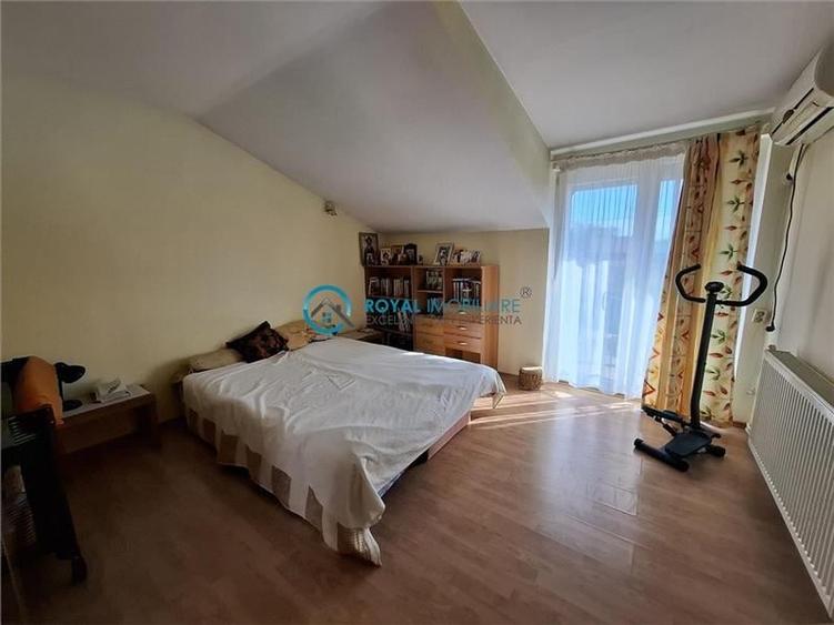 Duplex cu 6 camere cu Canalizare în Republicii