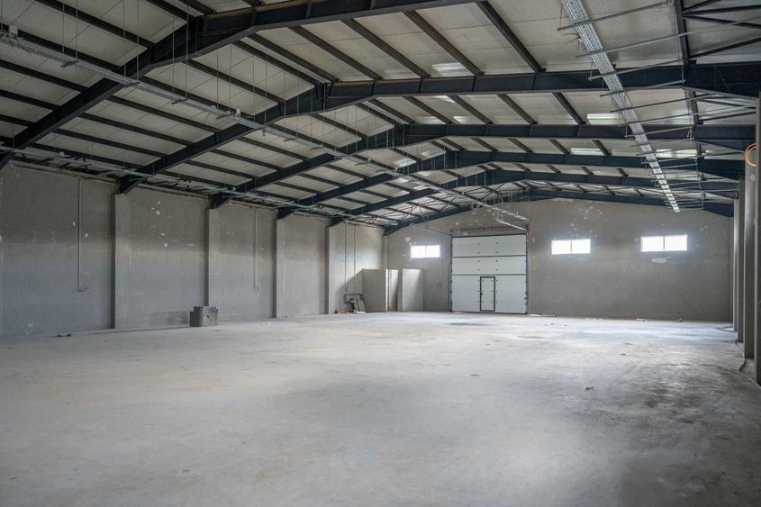 Spațiu industrial, de 550.59997558594 mp, în Frumușani