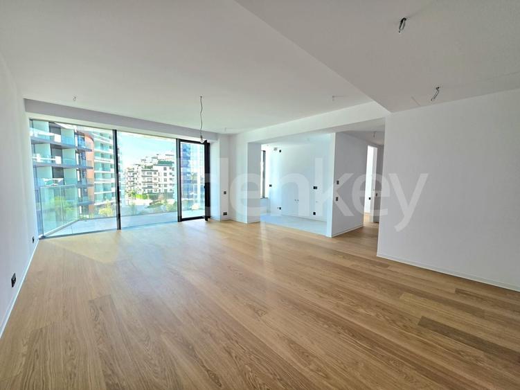 Apartament cu 3 camere decomandat în Barbu Văcărescu