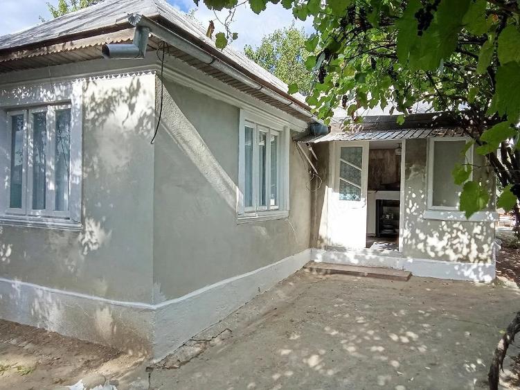 Casă cu Teren 300 Mp în Crucea de Sus