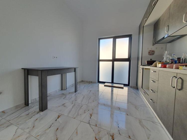 Apartament cu 2 camere decomandat, mobilat în Sânpetru — fotografia 3