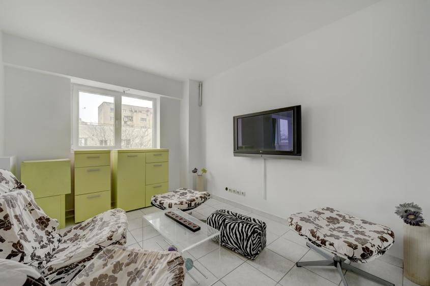Apartament cu 2 camere semidecomandat, mobilat în Calea Călărașilor