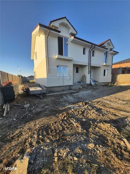 Casă cu 4 camere în Moșnița Veche