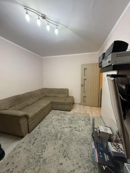 Apartament cu 2 camere nedecomandat, mobilat în P-ța Doina