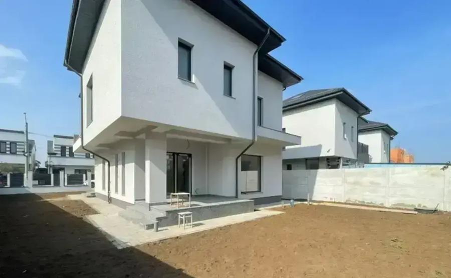 Casă cu 5 camere cu Teren 400 Mp în Tunari