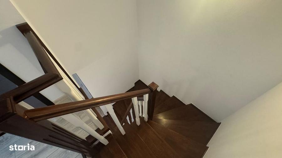 Casă cu 4 camere cu Teren 250 Mp în Central