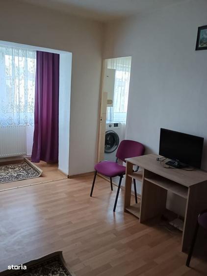 Garsonieră în Vest
