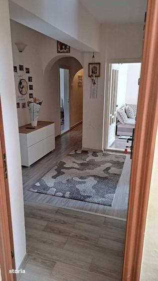 Apartament cu 3 camere în Parava