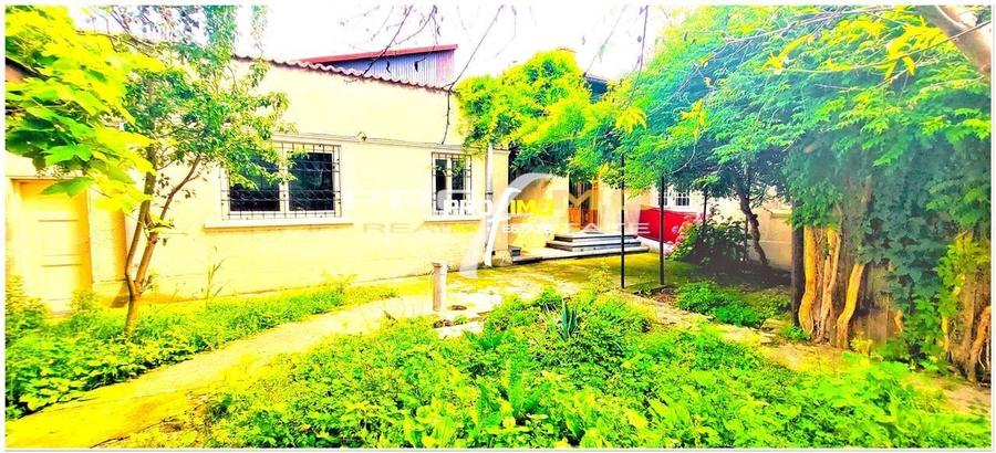 Casă individuală cu 4 camere cu Canalizare în Capitol