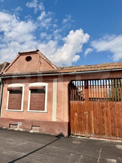 Casă individuală cu 2 camere cu Teren 1332 Mp în Feldioara