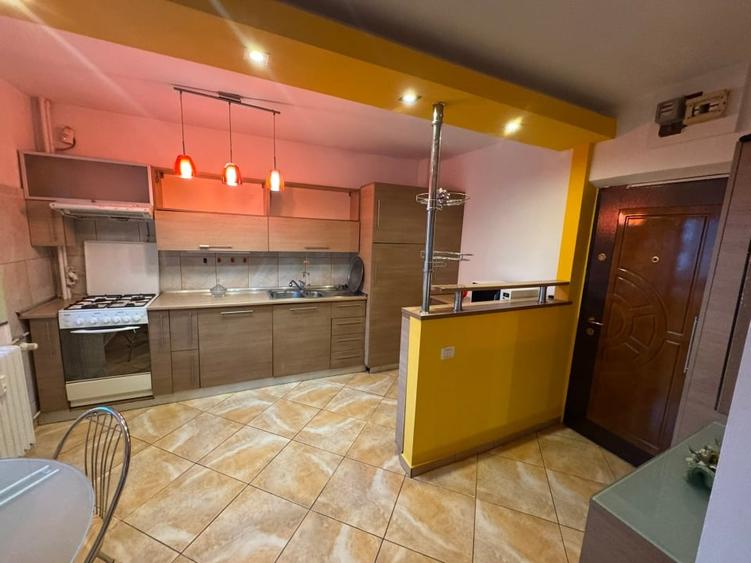 Apartament cu 3 camere decomandat, mobilat în Drumul Taberei