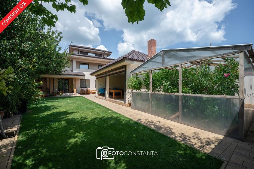 Casă individuală cu 5 camere cu Canalizare în Palazu Mare
