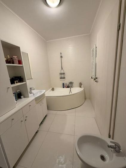 Apartament cu 3 camere decomandat în Nufărul