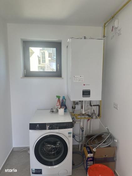 Casă cu 4 camere în Păulești