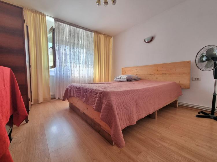 Apartament cu 3 camere decomandat în Ștefan cel Mare
