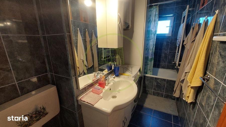 Apartament cu 4 camere decomandat, mobilat în Craiovița Nouă