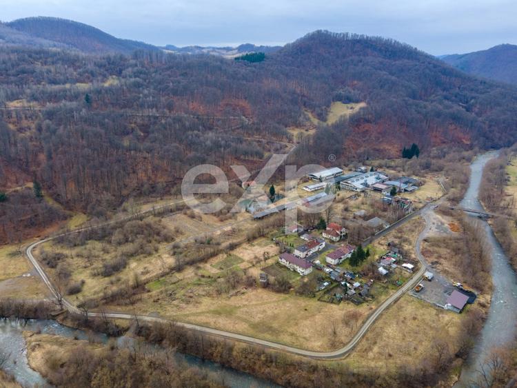 Spațiu industrial, de 5,000 mp, în Bucea