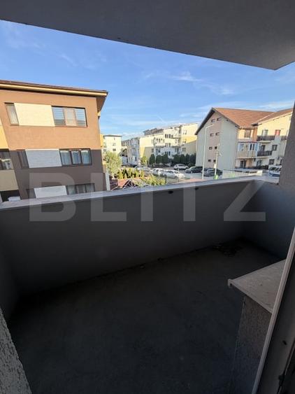 Apartament cu 3 camere semidecomandat în Florești