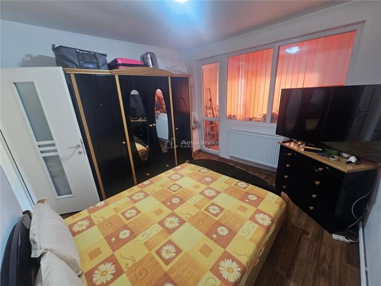 Apartament cu 2 camere decomandat în Calea Caransebeșului