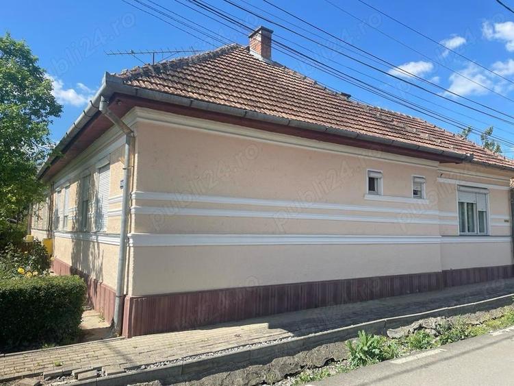 Casă cu 3 camere cu Teren 277 Mp în Sărmașu