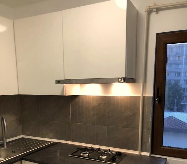 Apartament cu 4 camere decomandat, mobilat în 1 Mai