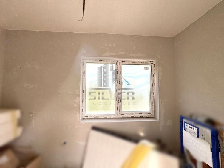 Duplex cu 4 camere cu Canalizare în Câmpului