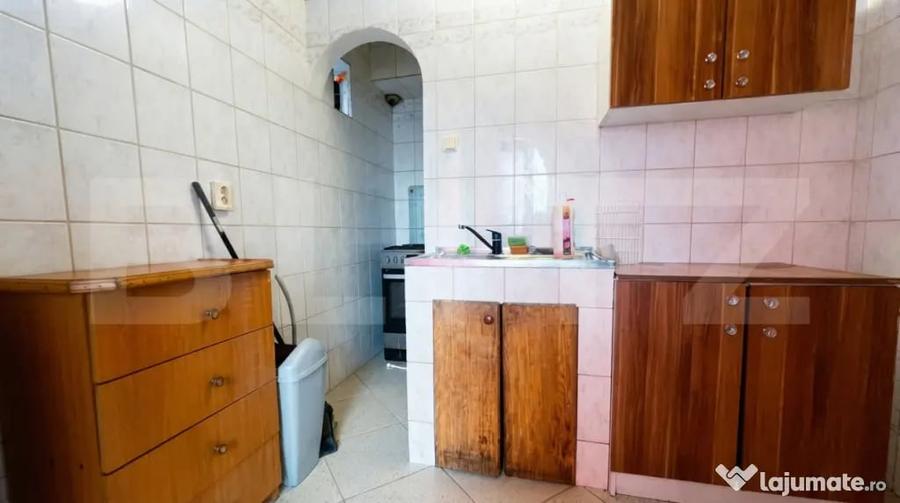 Apartament cu 3 camere semidecomandat în Calea Aradului
