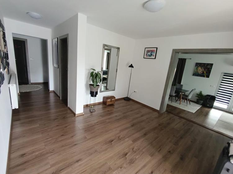 Casă cu 3 camere în Remetea