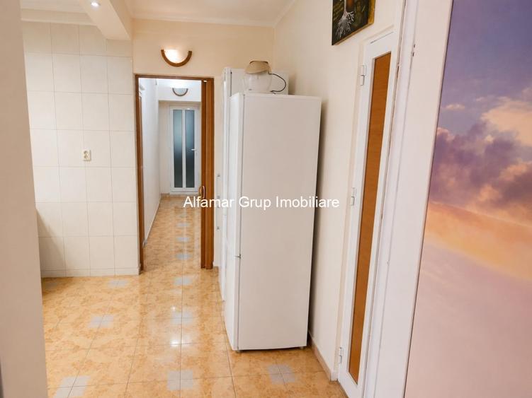Apartament cu 4 camere în Berceni