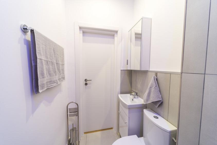 Apartament cu 2 camere decomandat, mobilat în Universitate