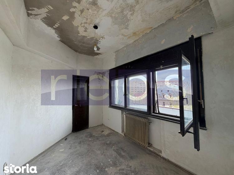 Apartament cu 5 camere în Victoriei