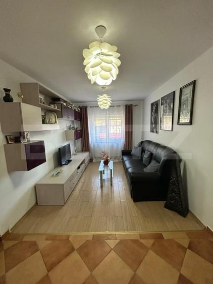 Apartament cu 4 camere decomandat, mobilat în Central
