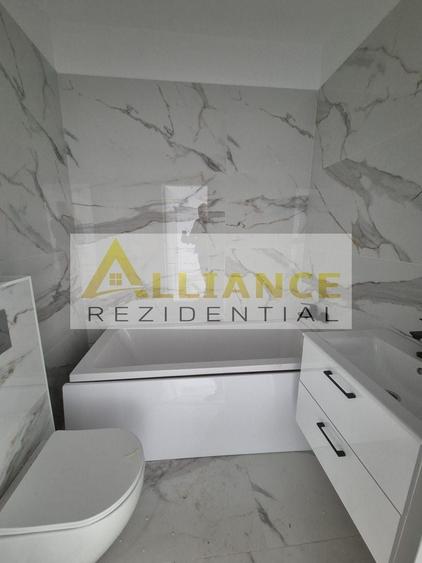 Apartament cu 3 camere decomandat în Sud