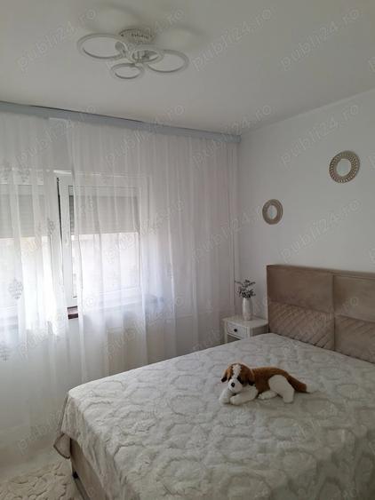 Apartament cu 3 camere decomandat în Drumul Taberei