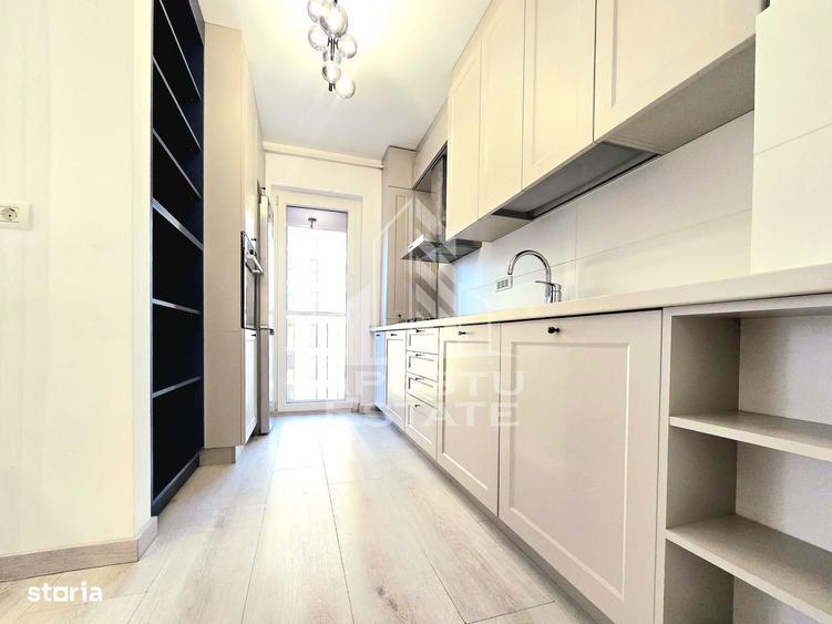 Apartament cu 3 camere, mobilat în Central