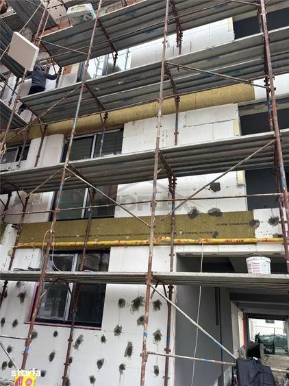 Apartament cu 3 camere în Lipovei