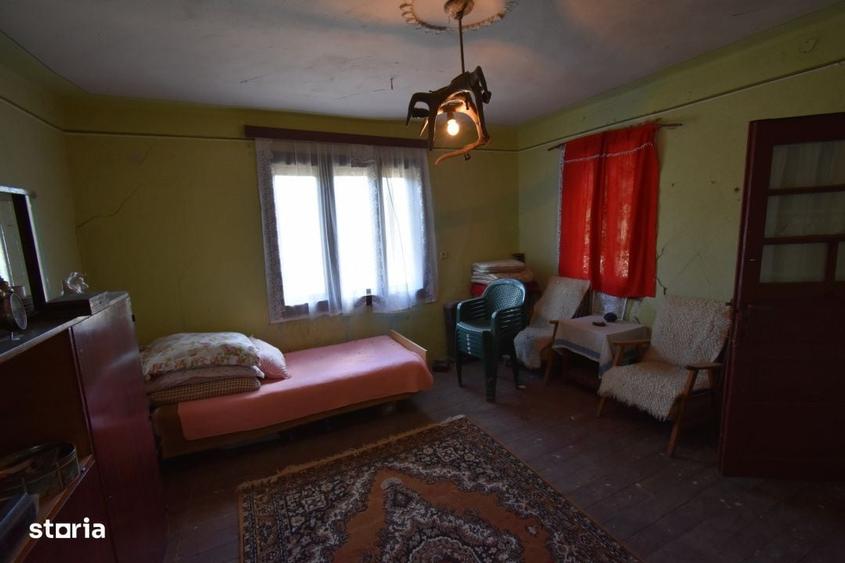 Casă cu 3 camere în Vânători