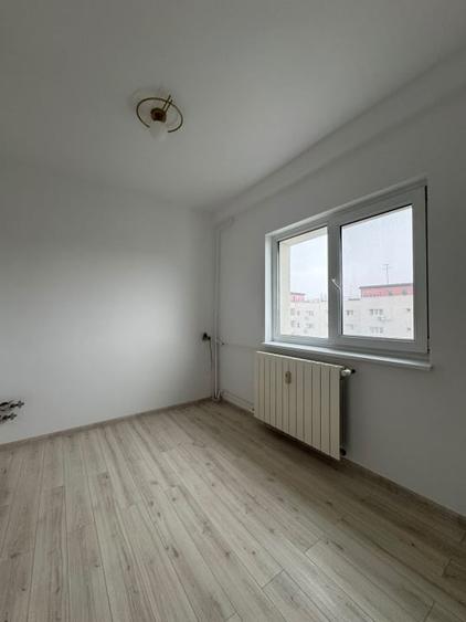 Garsonieră decomandată în 13 Septembrie